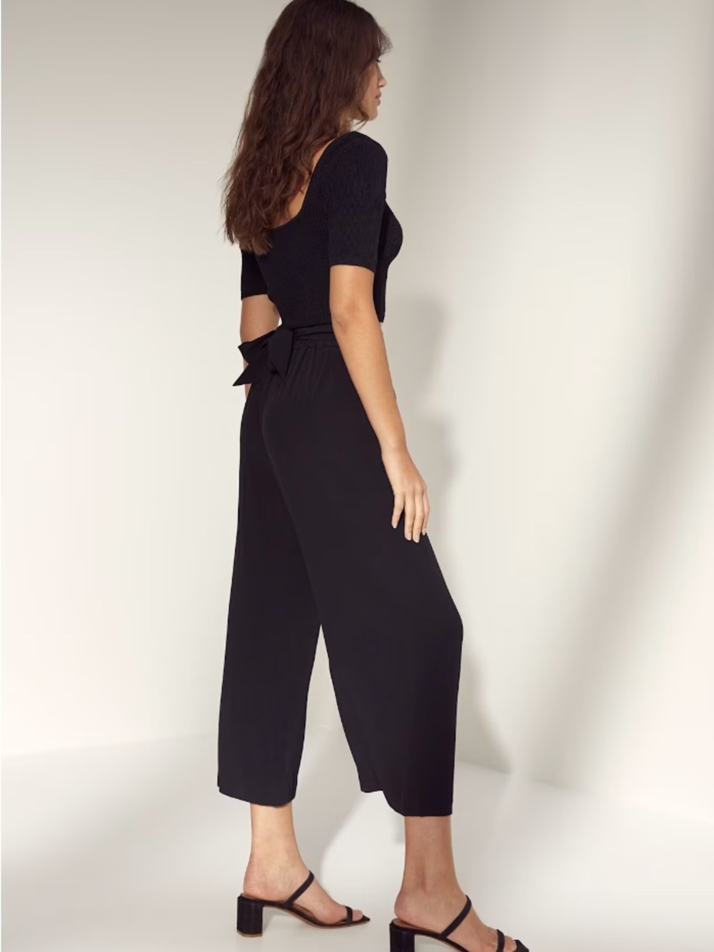 ARITZIA WILFRED Faun Ankle Pant Black. high-waist, wide-leg Size XS